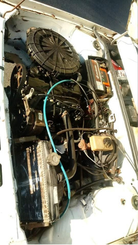 Imagem 2 de 4 de Volkswagen Gol Quadrado 1.6 Álcool
