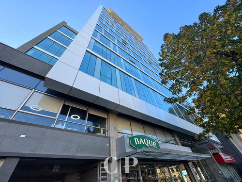 Moderna Y Amplia Oficina En Céntrico Edificio De Concepción