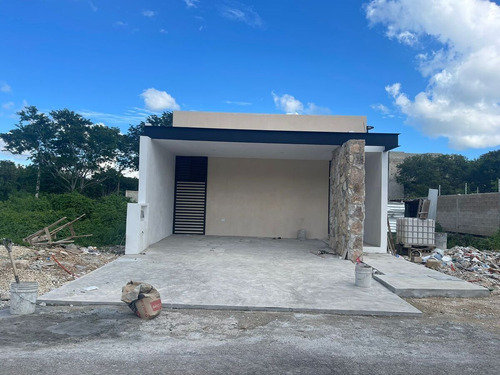 Casa En Venta De Un Piso Dos Recamaras En Temozón Norte