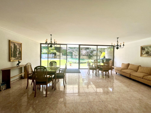 Vitacura / Las Hualtatas