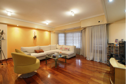 Venta Casa 5 Ambientes Jardin Y Cochera Playroom