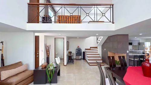 Casa En Venta En Calimaya, Con Excelente Mantenimiento.