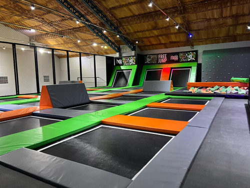 Parque De Camas Elasticas, Una Diversion Para Todos!