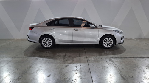 Kia Forte 2.0 L Ivt