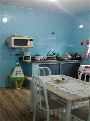 Imagem 1 de 8 de Casa Terrea Germinada 2 Dormitorios Bem Espaçosa 5x25, Com 2 Vagas Na Garagem, Próximo De Mercados, Padarias, Ponto De Onibus E Lotação, Escolas, E Feira Livre. - Hm2250