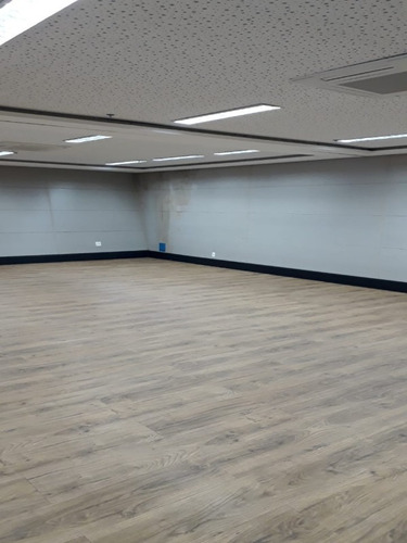 Sala Comercial No Alpha Medical Center Com 29,53 M2 Pronta Para Uso, Em Alphaville I - Sfl581 - 69229892