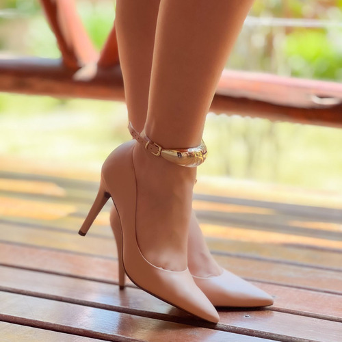 Scarpin Salto Alto Com Tira Tornozelo Dourado