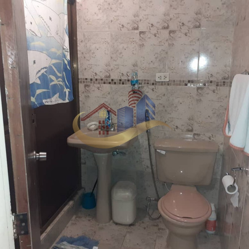 Imagen 7 de 8 de Casa En Venta En Caraballeda De 3 Hab. 1 Baño Ref 814