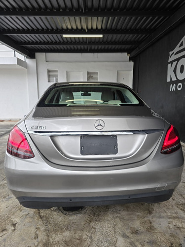 Mercedes-Benz C200 c200