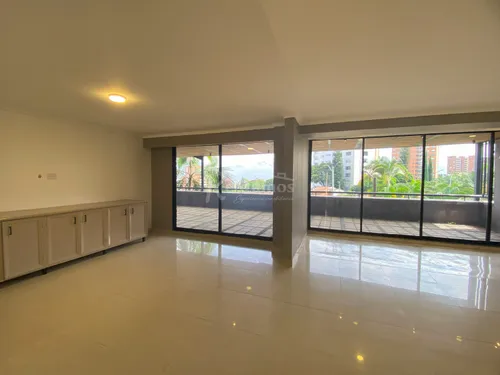 Apartamento En Venta En Los Balsos. Cod V776146