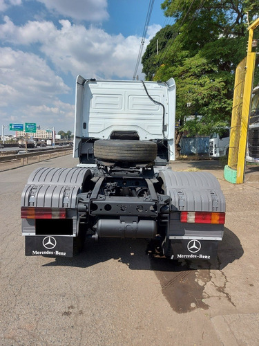 Imagem 3 de 15 de M Benz Axor 2035 4x2 2011/12