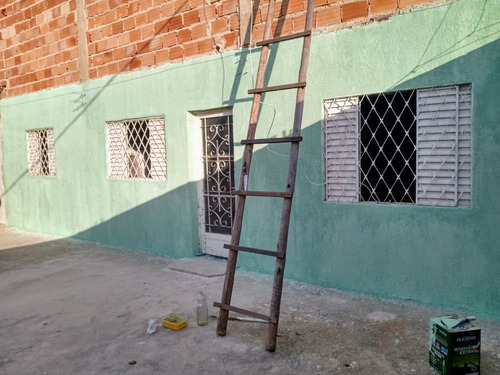 Imagem 6 de 8 de Casa Com 4 Quartos Para Comprar No Castanheira Em Santa Luzia/mg - 1508