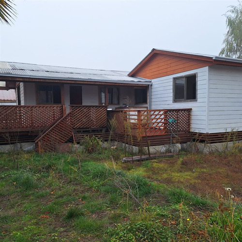 Casa En Venta De 5 Dorm. En Quillón
