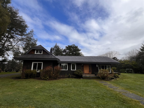 Hermosa Casa En Venta De 4 Dorm. En Frutillar Alto