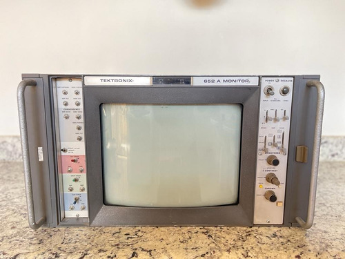 Monitor De Tubo Tektronix Modelo 652a (Usado)