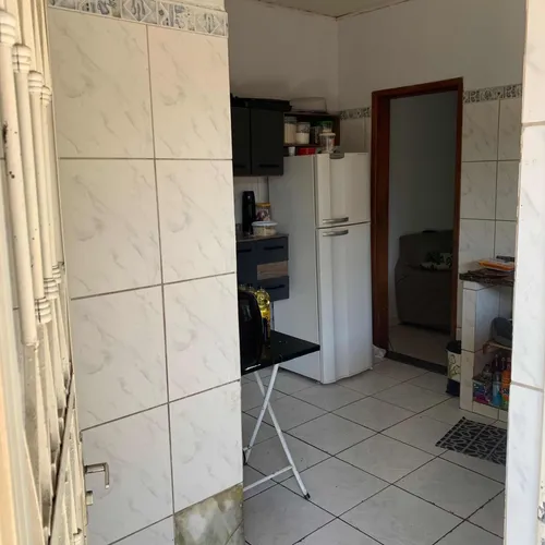 Vila Com 5 Casas Sendo 4 Kitnetes E 1 Casa Com 2 Quartos