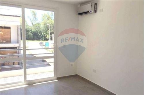 Duplex Tipo Casa 4 Amb. C/pileta Los Robles Pilar