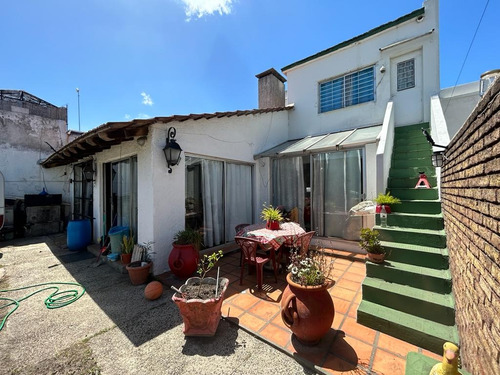 Venta Casa De 3 Dormitorios En La Teja 