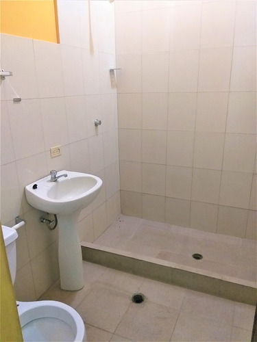 Imagen 9 de 9 de Las Acacias Se Alquila Local 108 M2 ¡ Gran Oportunidad