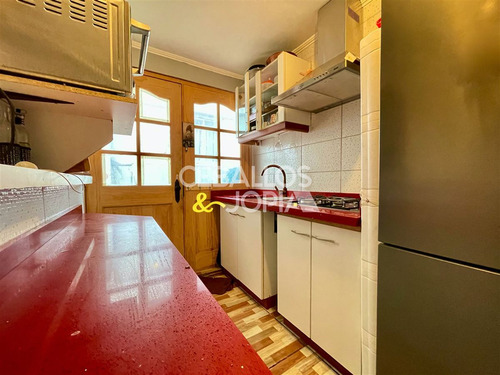 Casa En Venta De 7 Dorm. En Quilpué