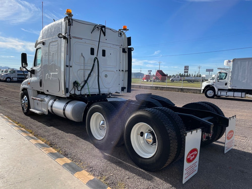 Imagen 4 de 15 de Freightliner Cascadia