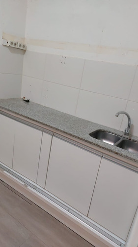 Imagen 3 de 5 de Divino Local Comercial En Peatonal Sarandí, Ciudad Vieja!