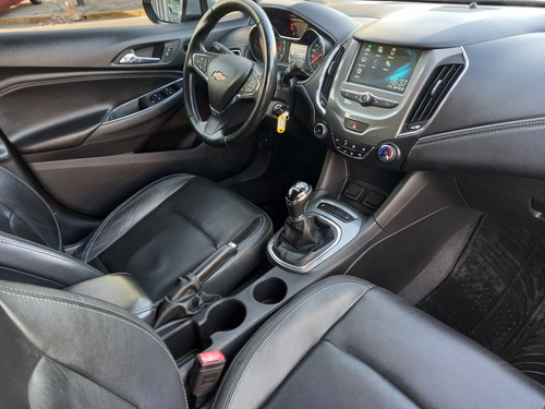 Chevrolet Cruze II 1.4 Sedan Lt