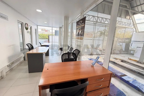 Exclusiva Propiedad Comercial En Venta