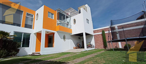 Casa Sola En Venta En Santa Maria Nativitas Cerca Del Zoológico De Zacango A 15min Del Centro De Metepec