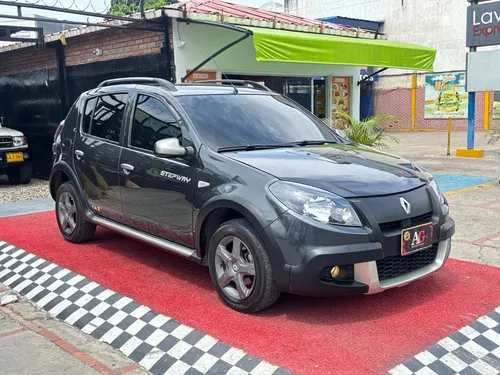 Renault Sandero Stepway Dynamique 1.6 Mt
