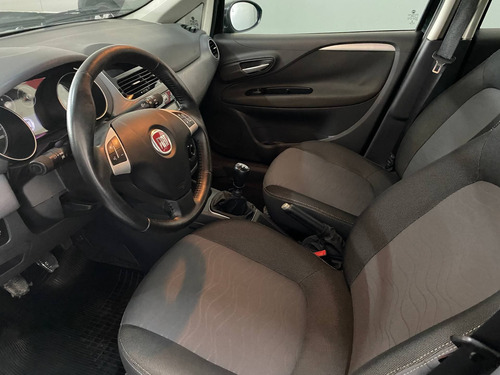 Imagem 8 de 11 de Fiat Punto 1.4 Attractive 8v Flex 4p Manual