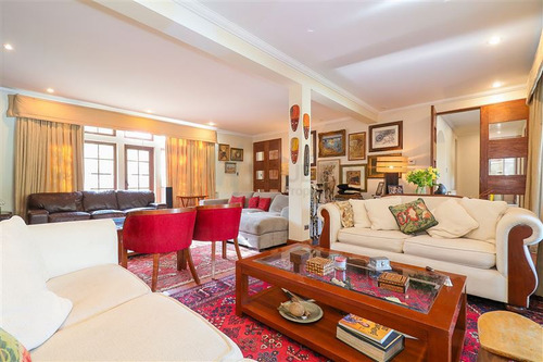 Casa En Venta De 5 Dorm. En Las Condes