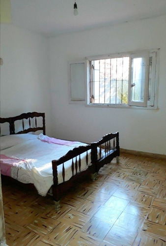 Imagen 3 de 13 de Casa De 3 Ambientes Con Garage Y Local - A Reciclar - Losa