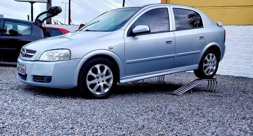 Imagem 1 de 7 de Chevrolet Gm Astra Advantage 2.0 Prata 2011