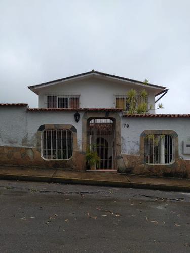 Best House Vende Linda Casa En La Cooperativa Guaicaipuro, Los Teques.