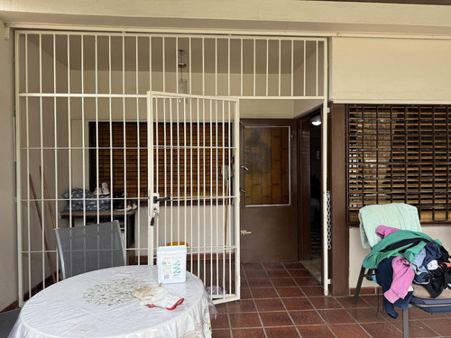 Vendo Casa 2 Dorm. Zona Sur. B. Iponá, Cordoba. Apta Crédito
