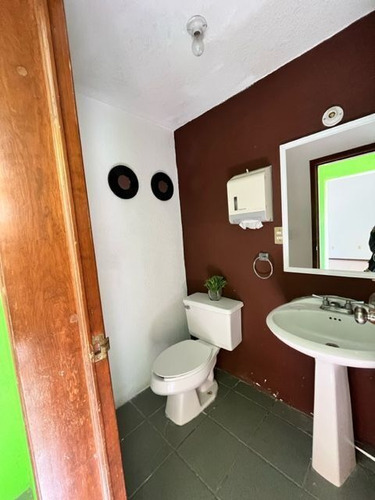 Inmueble Con Uso De Suelo En Calesa, Adecuado Para Escuela, Oficinas..etc