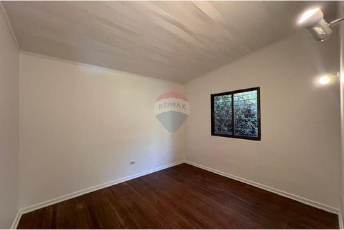 2d 1b Con 4000 M2 Terreno. Galpón 21 M2