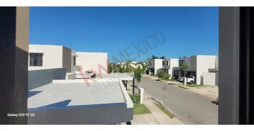 Hermosa Casa Moderna En Condominio Conkal