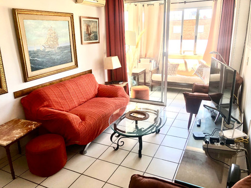 Apartamento En Alquiler En Punta Del Este. 3 Domitorios. Piscina Climatizada. Barbacoa 