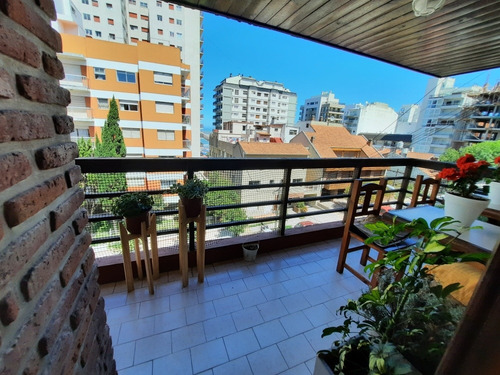 Imagen 5 de 24 de Playa Grande! Semipiso 5 Ambientes, Al Frente, Balcon Saliente Con Cochera. 100mts. Del Mar. Alquiler Temporada 2023