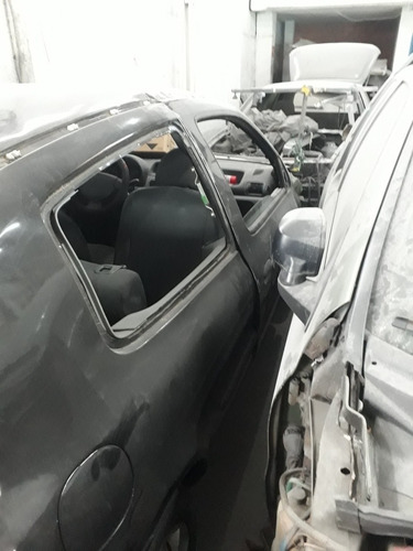 Imagem 1 de 1 de Serviço De Funilaria Clio