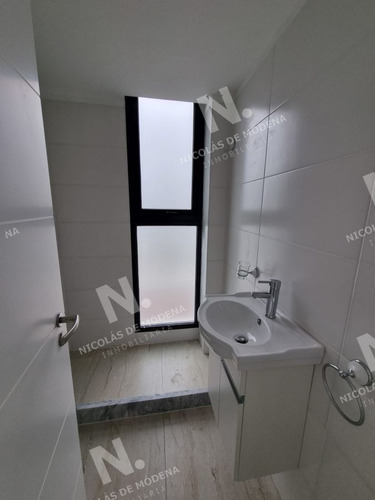 Imagen 12 de 17 de Vende Apartamento De 2 Dormitorios En Playa Mansa, Punta Del Este. Con Parrillero - Punta Del Este Mansa