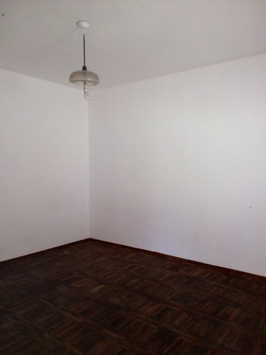 Administración Unión Casa Al Fondo. 1 Habitación $14000
