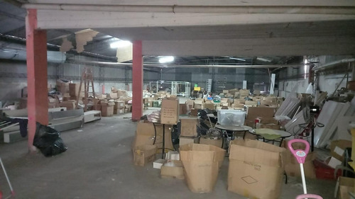 Imagen 5 de 9 de Gran Local Comercial En 3 Plantas De 1000 M2 Cubiertos