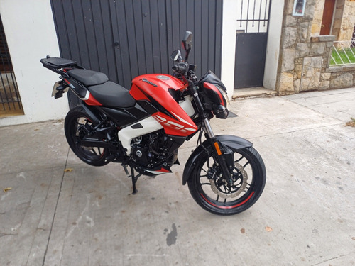Rouser Ns 200