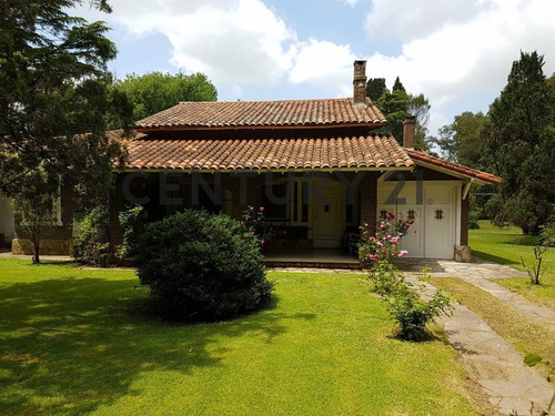 Imagen 2 de 24 de Venta Casa Quinta-5 Ambientes-quincho/pileta