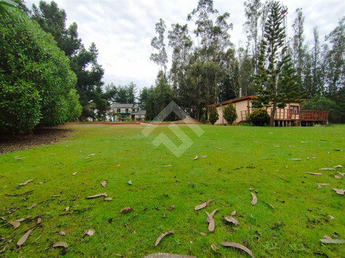 Casa En Venta De 4 Dorm. En Algarrobo