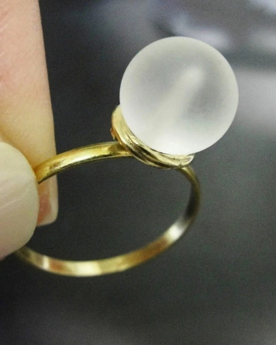 Imagem 1 de 5 de Pedra - Anel Quartzo Cristal (fosco) 8mm E Ouro, Cód69a131