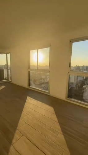 D U E Ñ O 1 Amb 53 M2 En Esquina, 9no Piso, Con Balcon, Avda. San Juan Y Pasco. Con Ameneties. Subte Pichincha. Cerca Uade Y Facultades